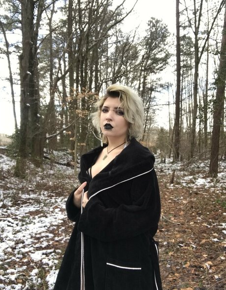 Naken läckt OnlyFans-bild av Lilbaphomet