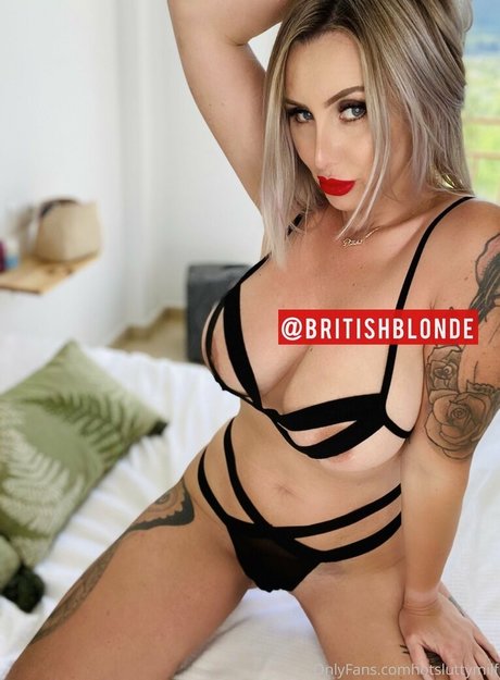 Hotsluttymilf naked leaks OnlyFans pic