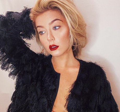 Nahá fotka uniklých OnlyFans od Creative Calm Asmr