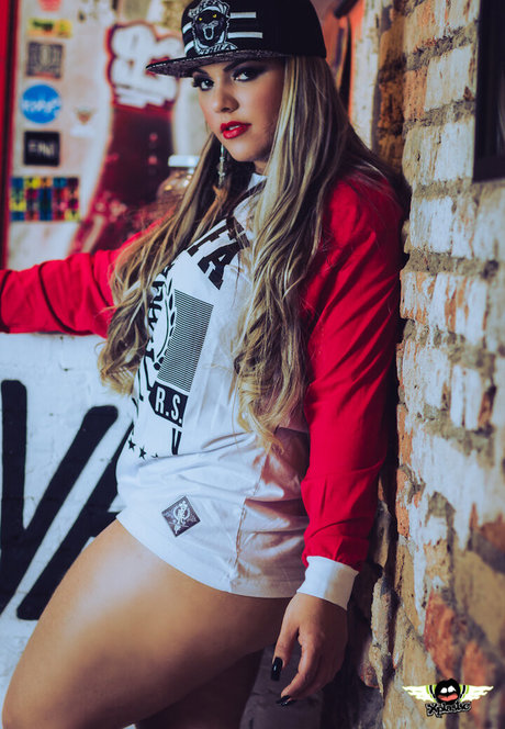 Обнаженная фотография утечки OnlyFans от Carine Ivankio