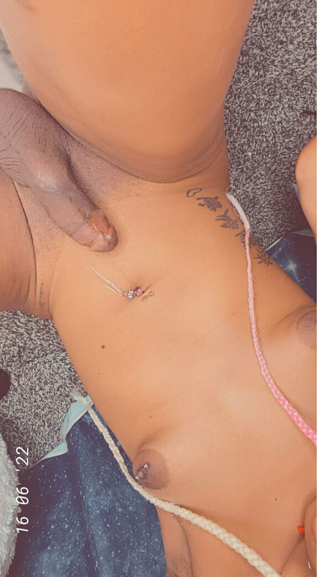 OnlyFans-model Cloudy Vi