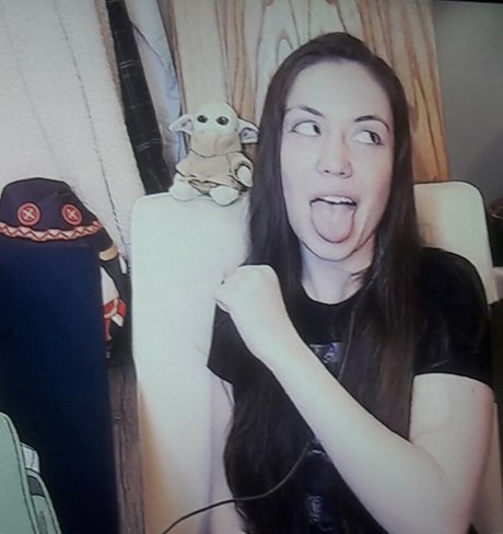 Alasti lekkinud OnlyFans-i pilt Awakeproductions