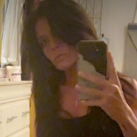 Naken lekkede OnlyFans-bilde av Honey Milf