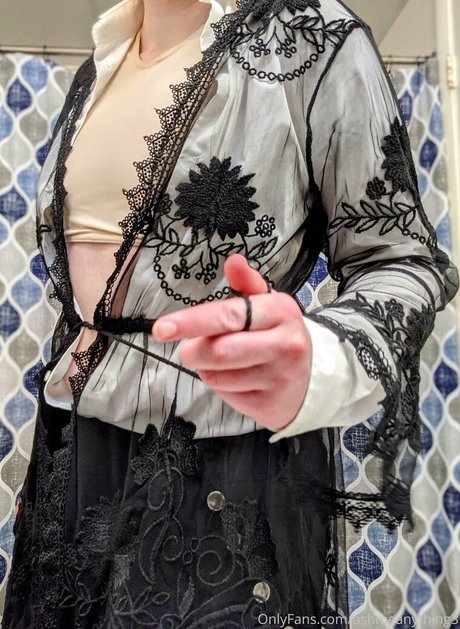 Alasti lekkinud OnlyFans-i pilt Ashmeanything3