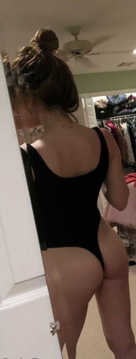 Naakte gelekte OnlyFans-foto van Mysterywoman22