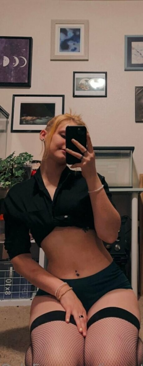 Nacktes geleaktes OnlyFans-Foto von Immaturebunny