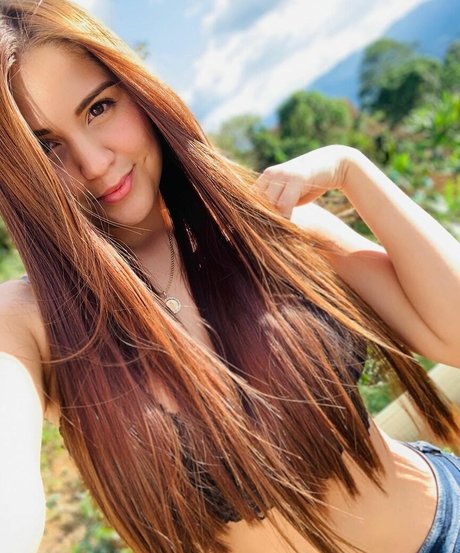 Naakte gelekte OnlyFans-foto van Daniela Velez