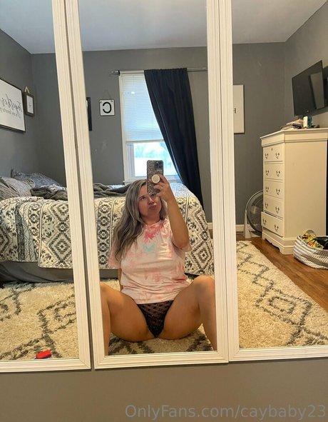 Naakte gelekte OnlyFans-foto van Caybaby23