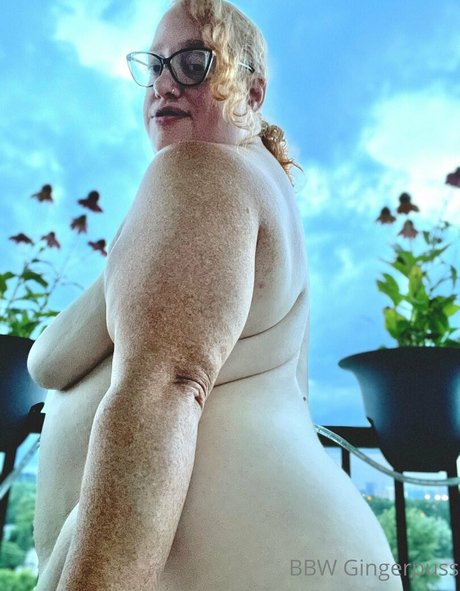 Обнаженная фотография утечки OnlyFans от Bbwgingerpuss