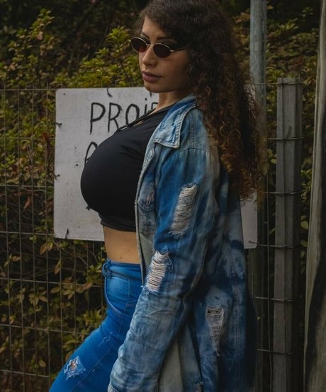 Naakte gelekte OnlyFans-foto van Ashley Alves