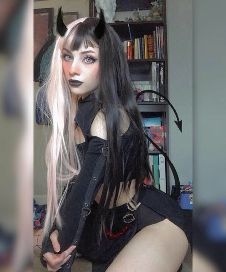 Nahá fotka uniklých OnlyFans od Spaceyellise