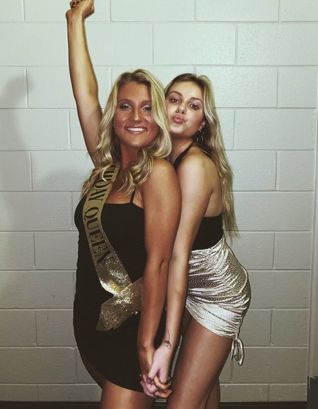 Naken lekkede OnlyFans-bilde av Leah Booth