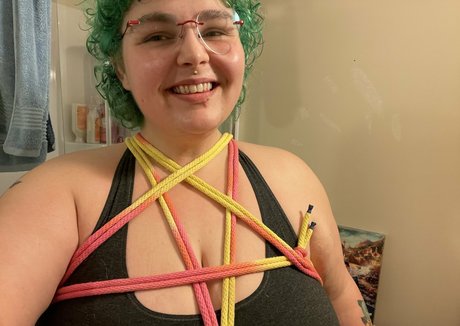 Naakte gelekte OnlyFans-foto van Fatstonerbabyfree