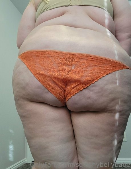 Nahá fotka uniklých OnlyFans od Squishybellybabe