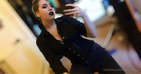 Обнаженная фотография утечки OnlyFans от Ravensrefuge