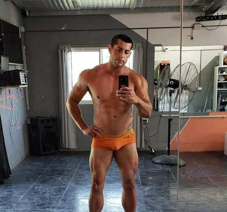 Nahá fotka uniklých OnlyFans od Eliseoantoniofree