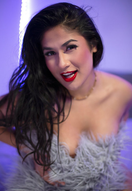 Naken lekkede OnlyFans-bilde av Onlynadeshi