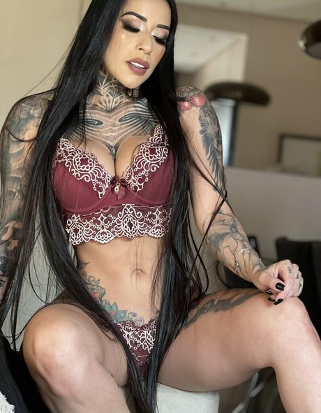 Naken lekkede OnlyFans-bilde av Mikaele Amaral