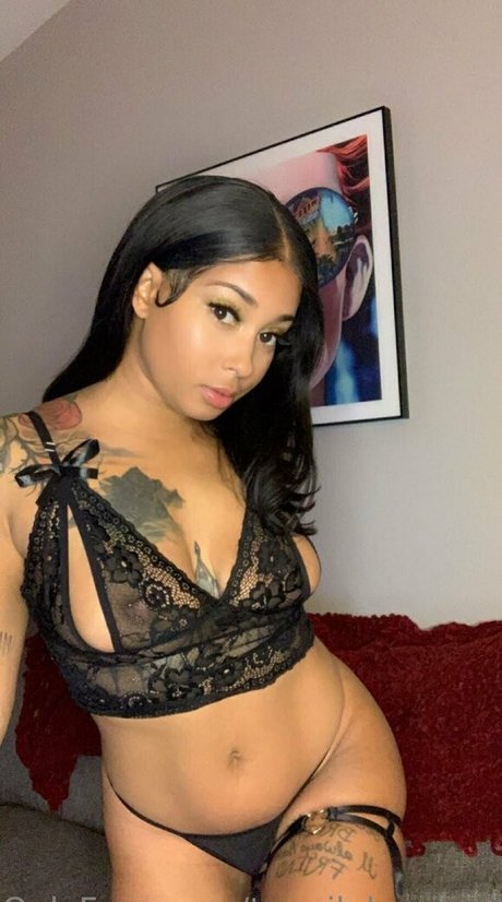 Naakte gelekte OnlyFans-foto van Tequilalovelace