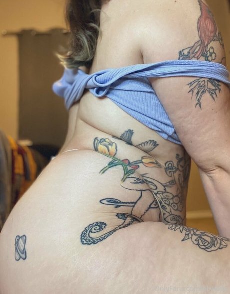 Alasti lekkinud OnlyFans-i pilt Giingerspice