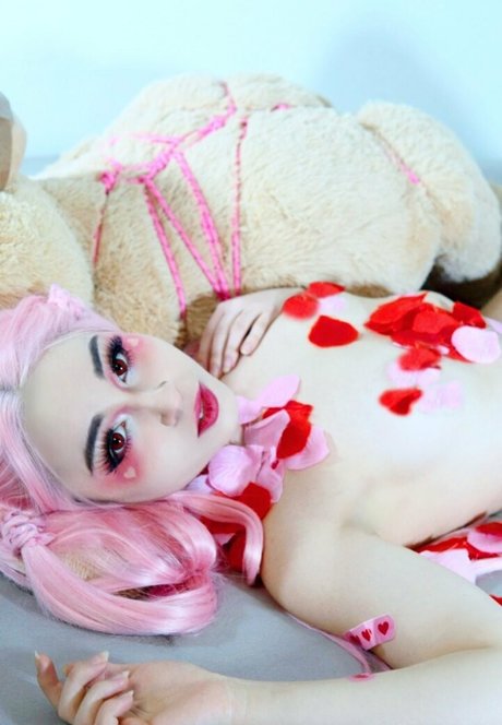 Naakte gelekte OnlyFans-foto van Lolykoi