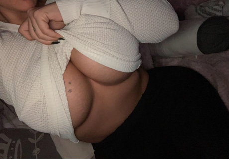 Nacktes geleaktes OnlyFans-Foto von Kahina
