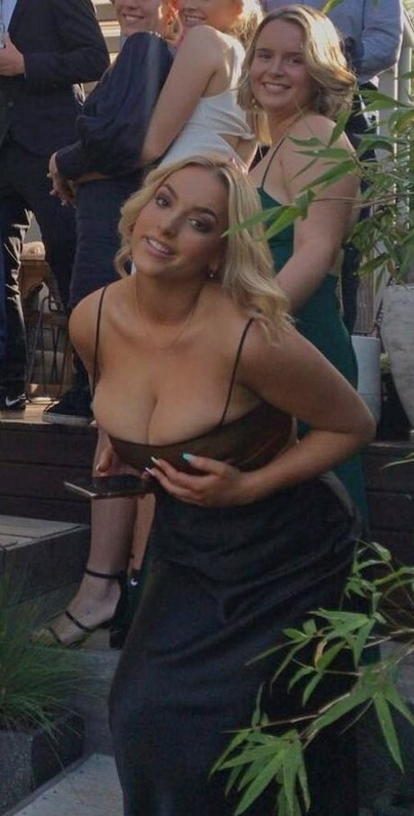 Nacktes geleaktes OnlyFans-Foto von Alanna