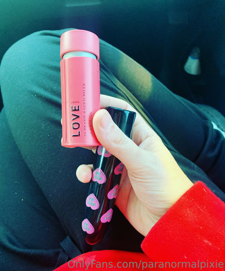 Foto desnuda filtrada de OnlyFans de Paranormalpixie