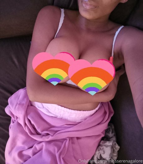 Nacktes geleaktes OnlyFans-Foto von Missserenagalore