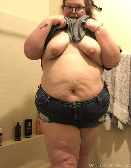 Nahá fotka uniklých OnlyFans od Slutkunt