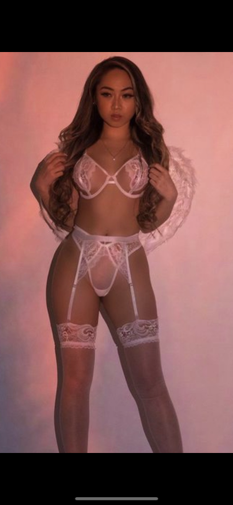 Naken lekkede OnlyFans-bilde av Lysa Joanna Chan