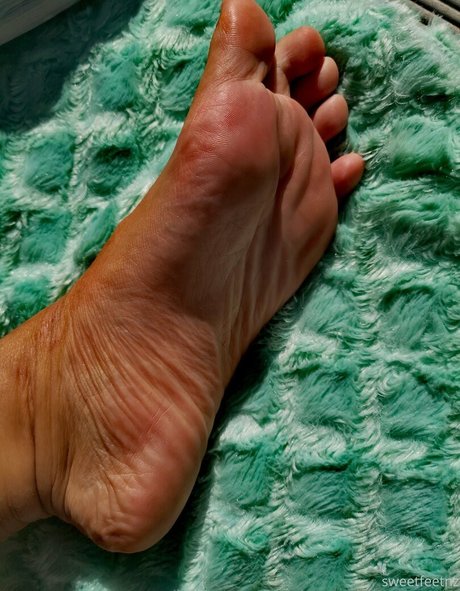 Alasti lekkinud OnlyFans-i pilt Sweetfeetnz