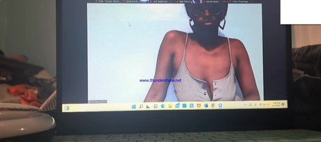 Обнаженная фотография утечки OnlyFans от Shenanigans