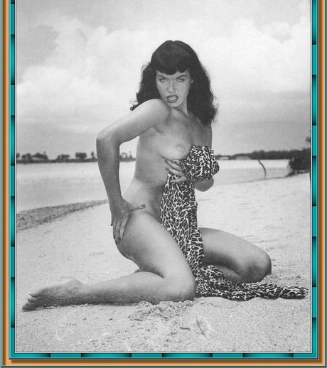 Bettie Page OnlyFans泄露裸照