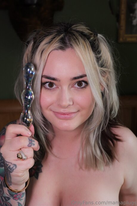 Обнаженная фотография утечки OnlyFans от Mamaplugs