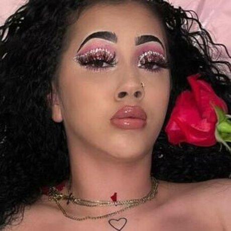 Naken lekkede OnlyFans-bilde av Aaliyana Battige