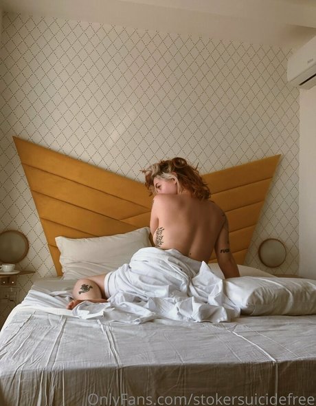 Alasti lekkinud OnlyFans-i pilt Stokersuicidefree