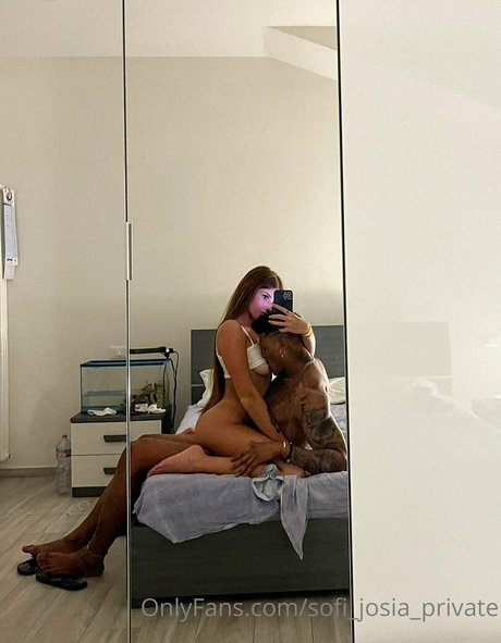 Nahá fotka uniklých OnlyFans od Sofijosiaprivate