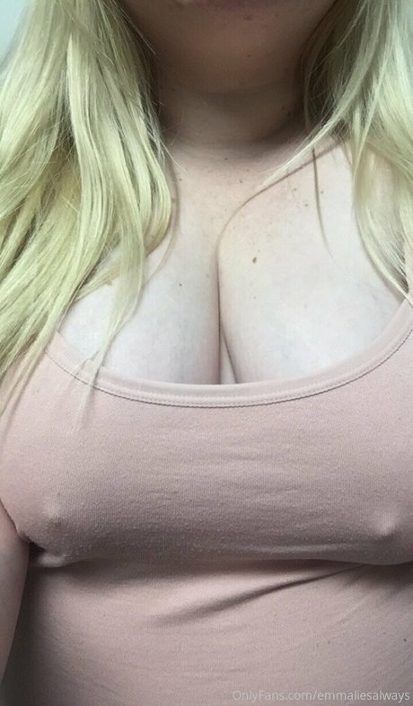 Naakte gelekte OnlyFans-foto van Emmaliesalways