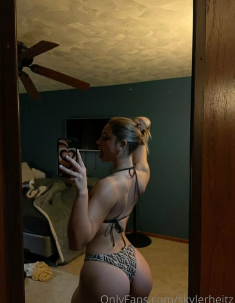 Nahá fotka uniklých OnlyFans od Skylerheitz