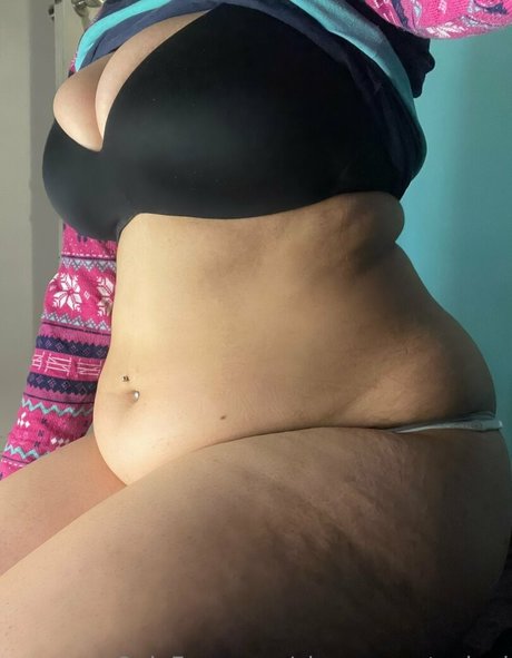 Alasti lekkinud OnlyFans-i pilt Cinnamonstacked