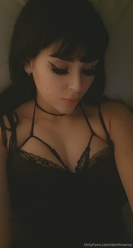 Nacktes geleaktes OnlyFans-Foto von Darthnancy