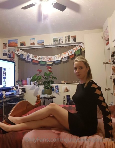 Naakte gelekte OnlyFans-foto van Xjuicysweetpeachxo