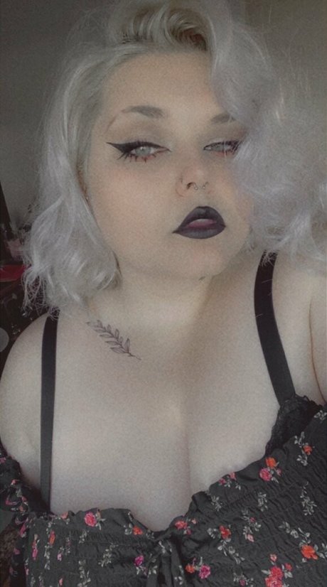 Naken lekkede OnlyFans-bilde av Ivorystarr1