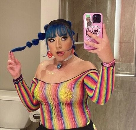 Alasti lekkinud OnlyFans-i pilt Aquaaamami