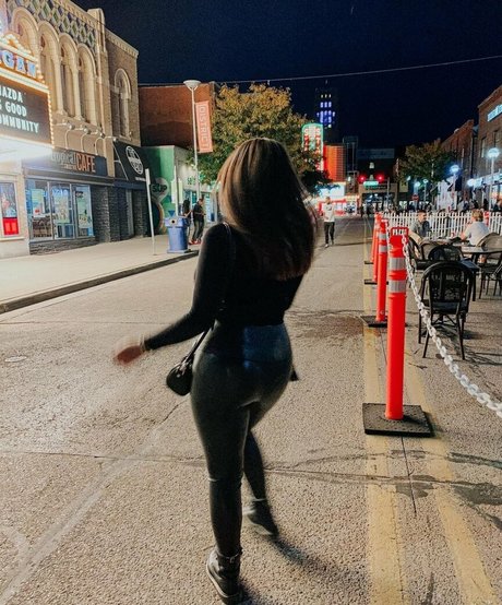 Обнаженная фотография утечки OnlyFans от Nikki Kay