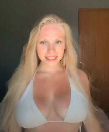 Photo nue de fuite OnlyFans de Savanna Calderone