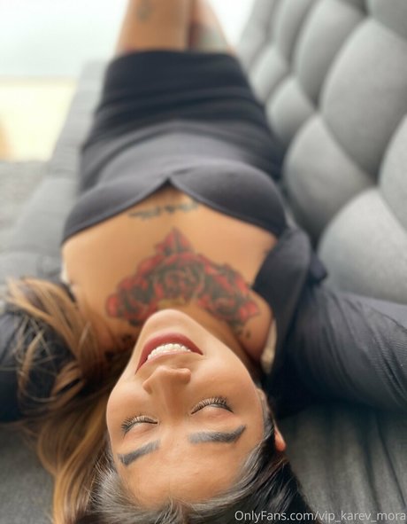 Alasti lekkinud OnlyFans-i pilt Vipkarevmora