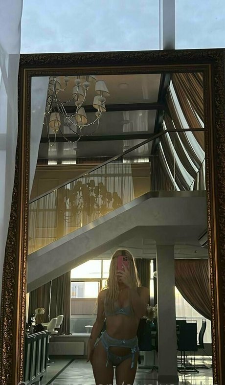 Foto desnuda filtrada de OnlyFans de Olyalyalyalya