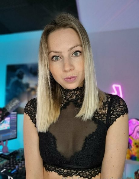 Foto di nudo di fuga di OnlyFans di Juttatv